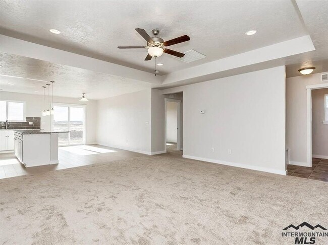 Building Photo - 3 Bedroom House For Rent with High End Finishes-Available Aug 5th!