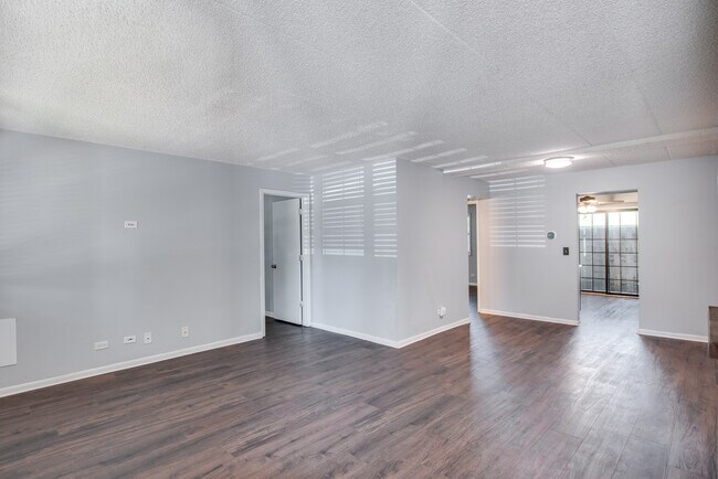 Building Photo - 1486 W Jefferson Ave