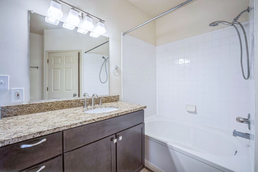 Building Photo - 4551 Strutfield Ln
