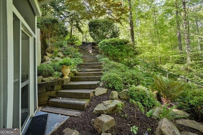 Building Photo - 625 Idlewood Dr NW