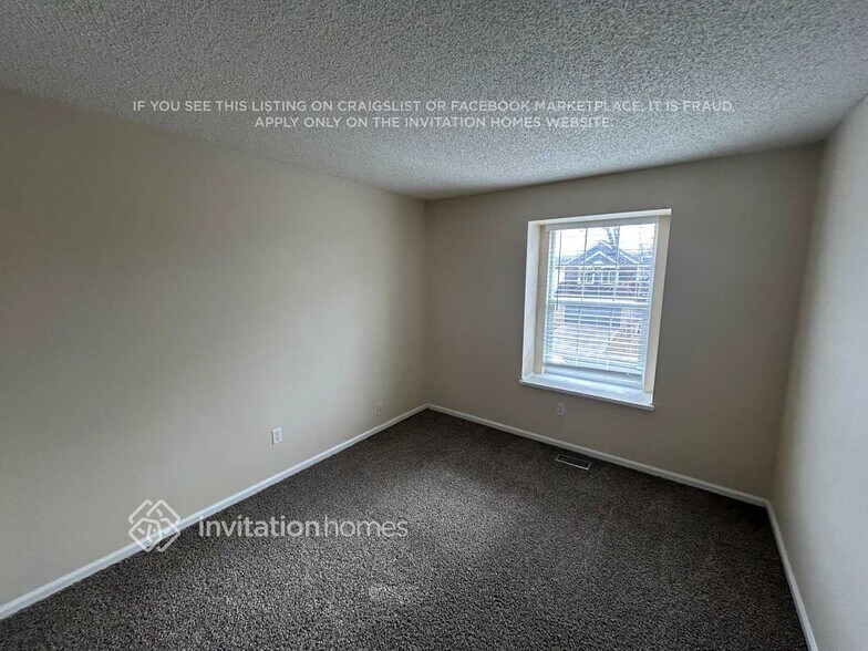 Building Photo - 5325 W 115th Pl