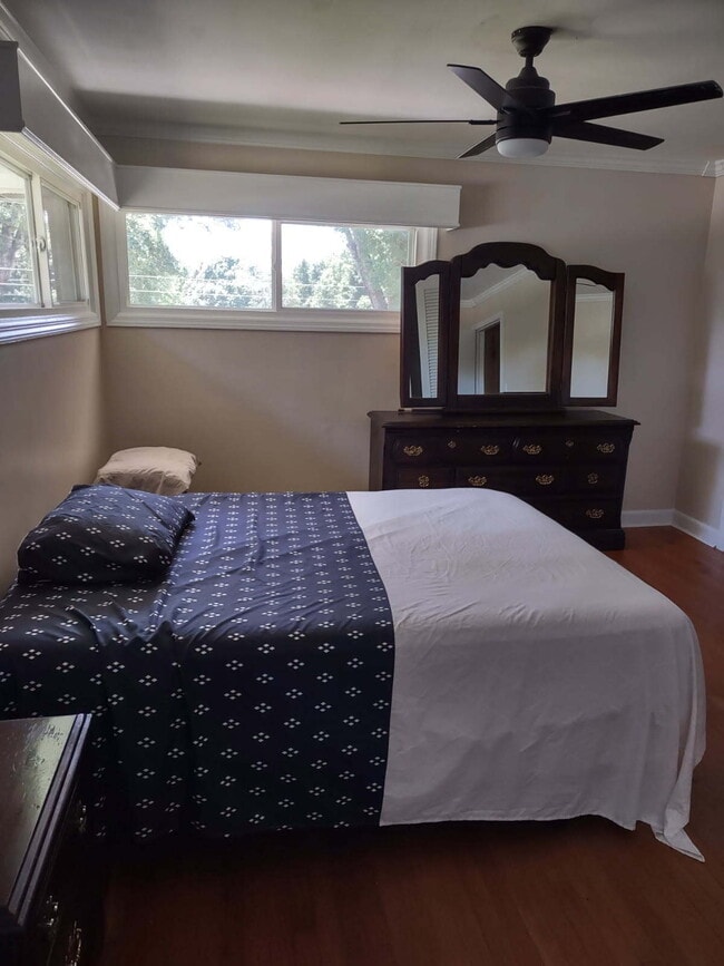 Building Photo - Furnished Charming 1-Bedroom with Private On-Suite Bathroom in Pfafftown!