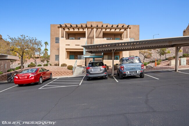 Building Photo - 470 Turtleback Rd