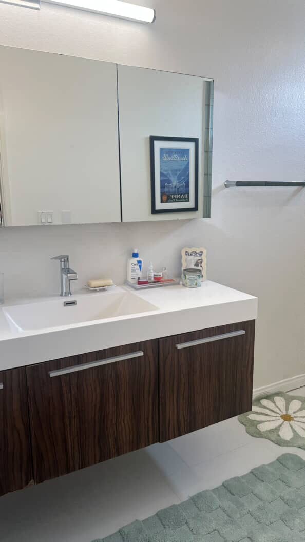 Building Photo - 11645 Montana Ave