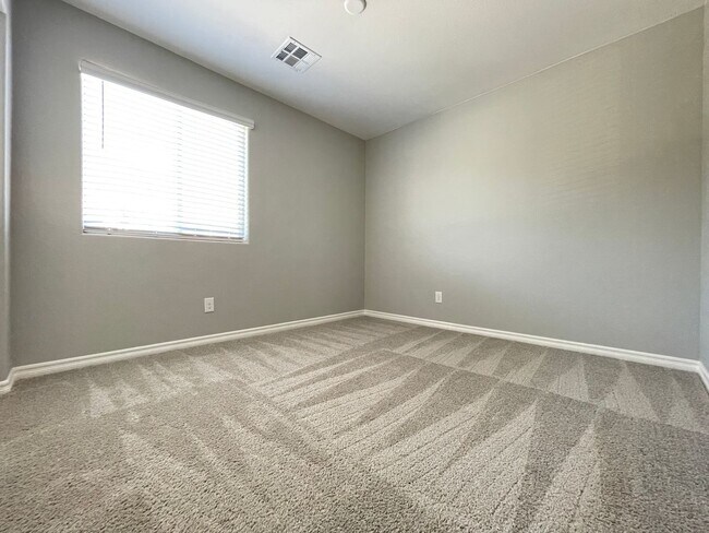 Building Photo - Beautiful Gated Henderson Home | 3 Bed/ 2.5 Bath- AVAILABLE 3/31/26