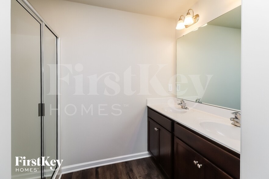 Building Photo - 2041 Cypress Village Dr NW