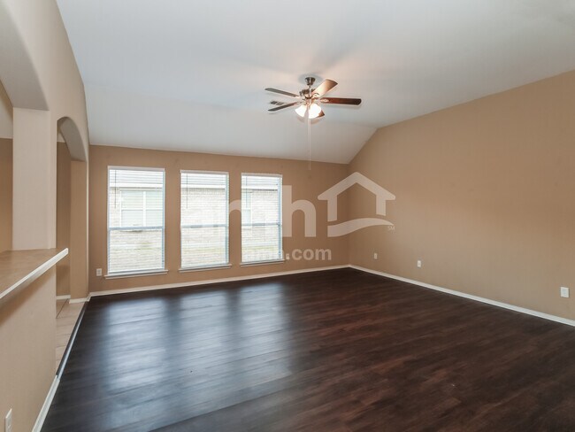 Building Photo - 2024 Shady Glen Trail