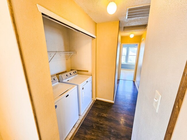 Building Photo - 2221 Collins Way