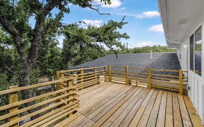 Building Photo - 10011 Little Creek Cir