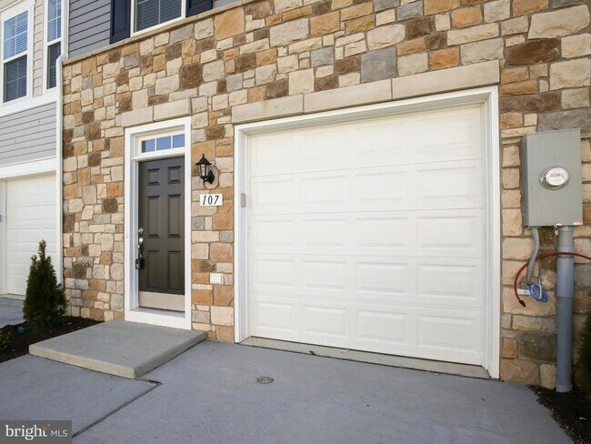 Building Photo - 107 Alderman Wy