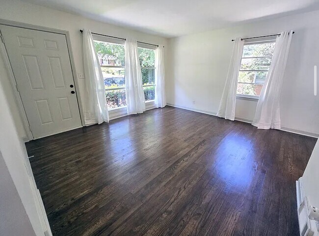 Building Photo - 2863 Catalina Dr