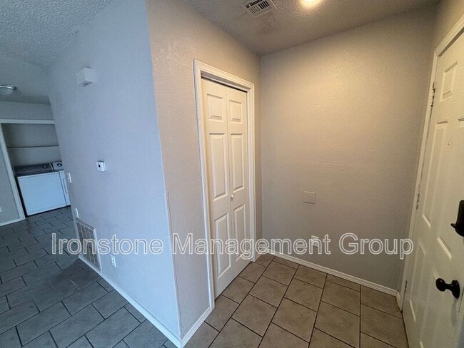 Building Photo - 4420 S Union Ave