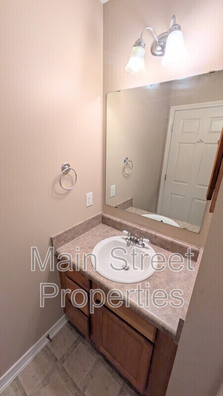 Building Photo - 7889 Stonebrook Dr