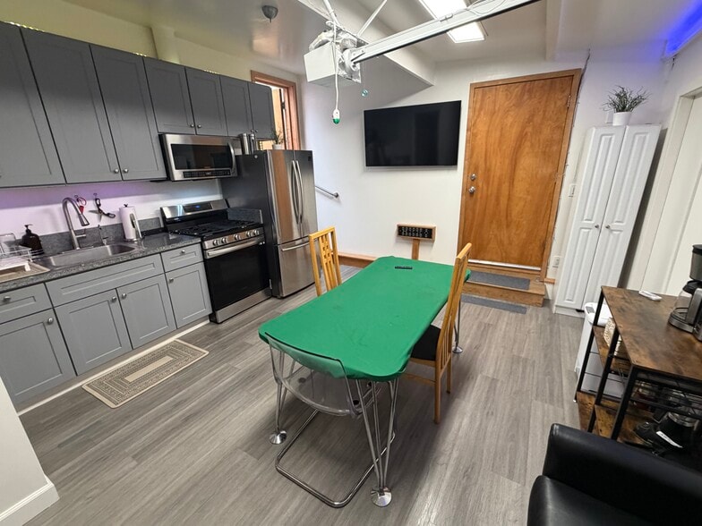 Building Photo - 4123 Keystone Ave