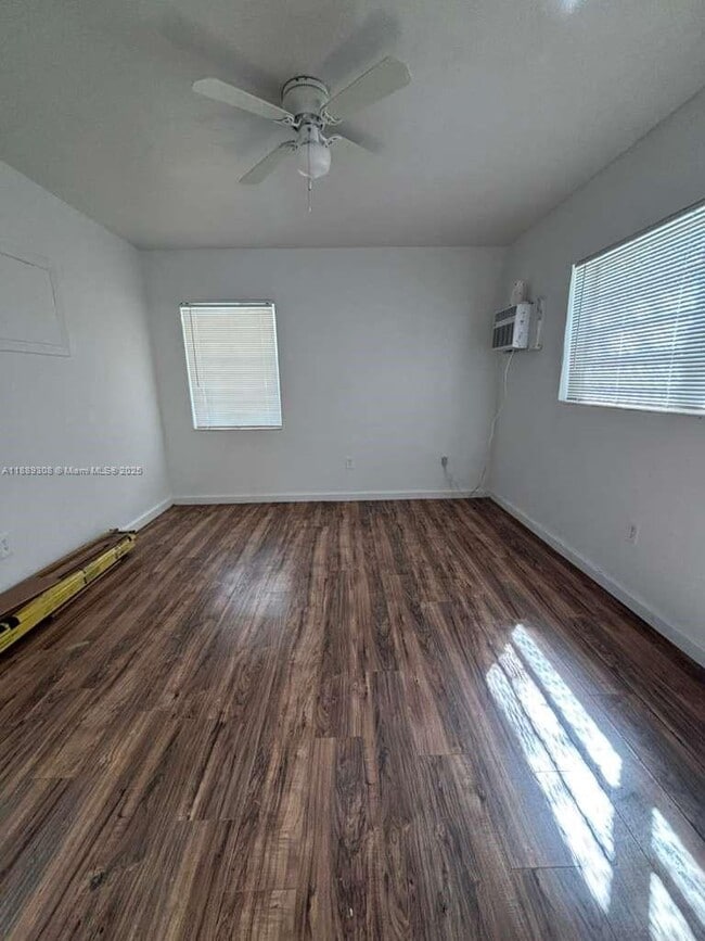 Building Photo - 146 NE 55th St