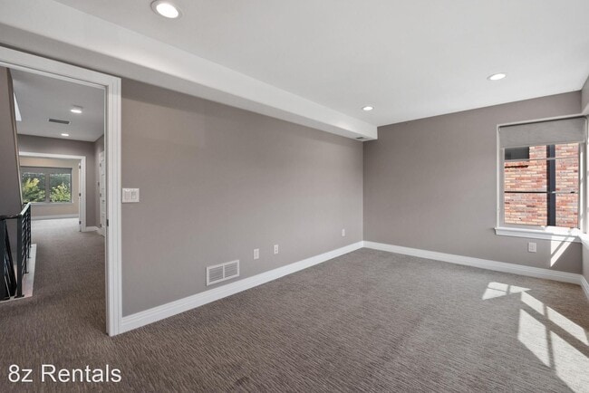 Building Photo - 3 br, 3.5 bath House - 2127 Lowell Blvd