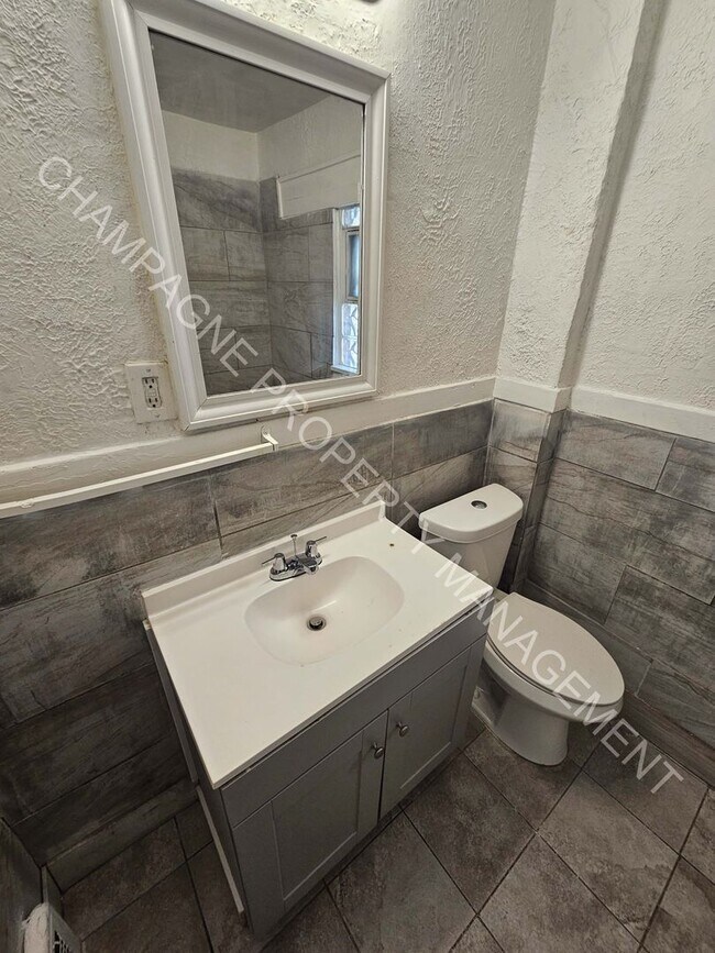 Building Photo - 4013 Bellefontaine Ave
