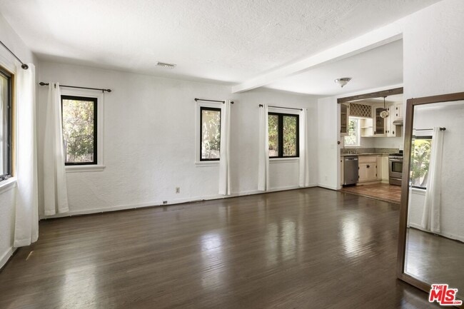 Building Photo - 11269 La Maida St