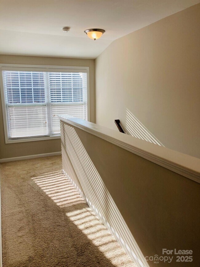 Building Photo - 2473 Seagull Dr