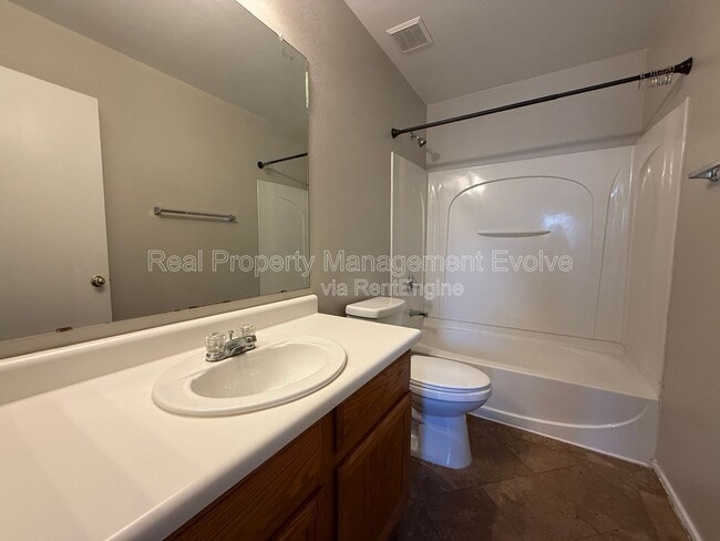 Building Photo - 7238 S 42nd Ln