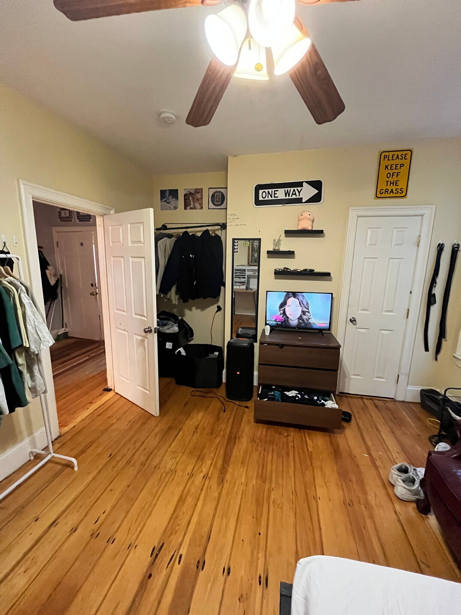 Building Photo - 731 Parker St