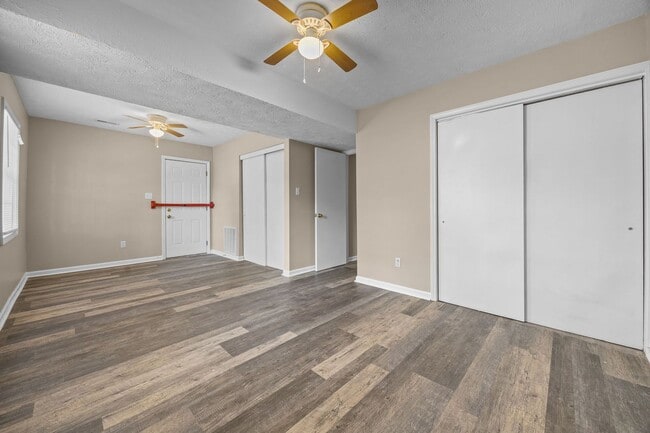 Building Photo - 735 Ashbrook Rd