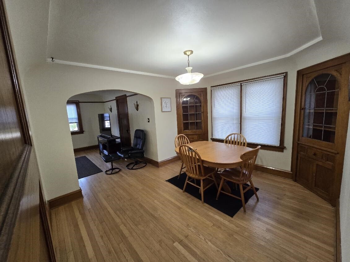 Dining into Livingroom - 618 S Main St