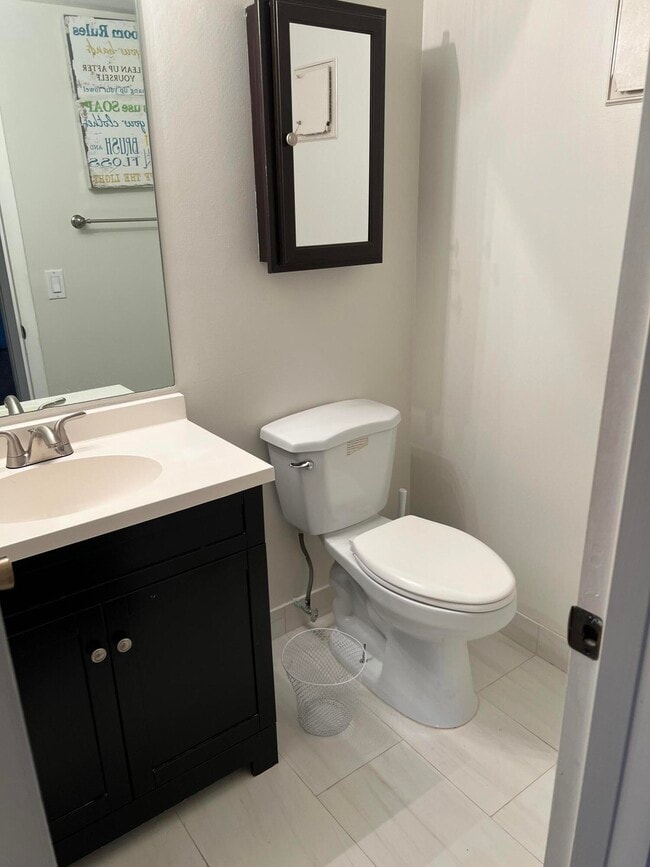 Building Photo - 299 Dorset H