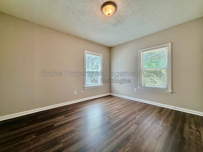 Building Photo - 3451 Hendricks Ave
