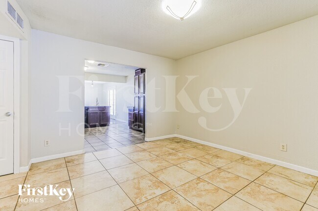 Building Photo - 2518 E Don Carlos Ave