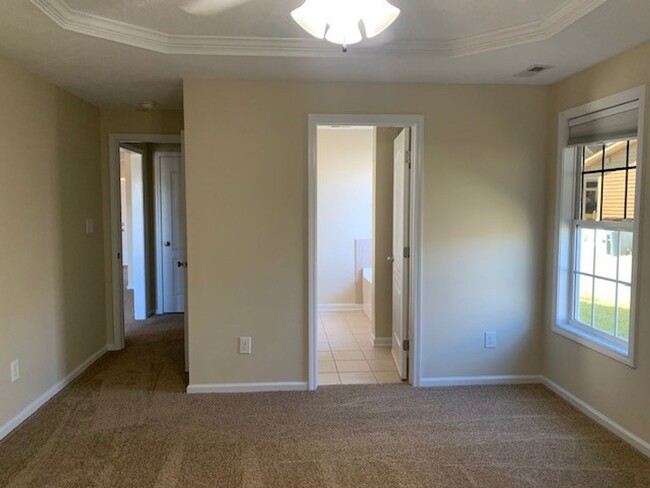 Building Photo - Acorn Ridge Home (RC)