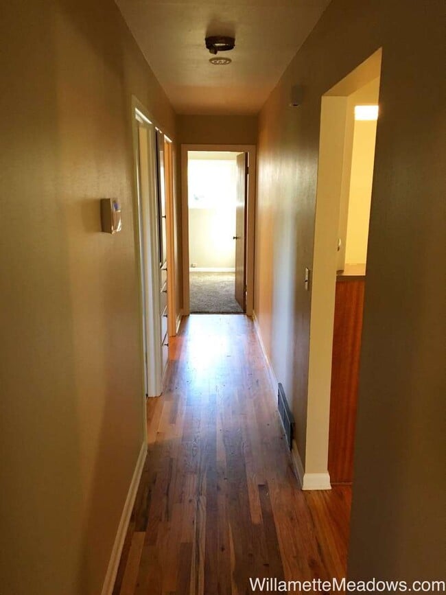 Building Photo - Charming Updated 3 Bedroom Home with A/C, Garage & Fenced Backyard in South Salem