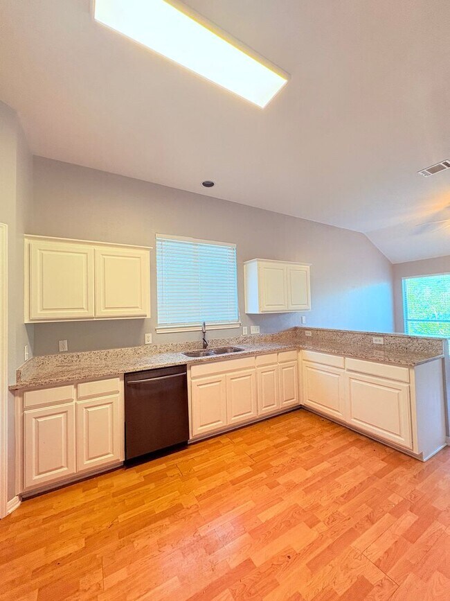 Building Photo - Elegant Two-Story Home in Lakeway