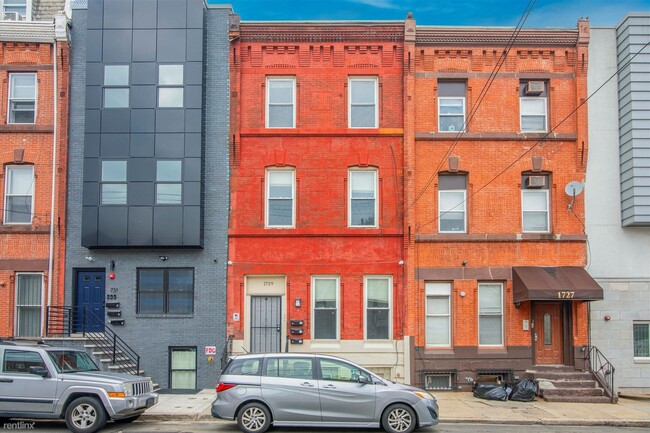 Building Photo - 3 br, 1 bath Triplex - 1729 W MONTGOMERY A...