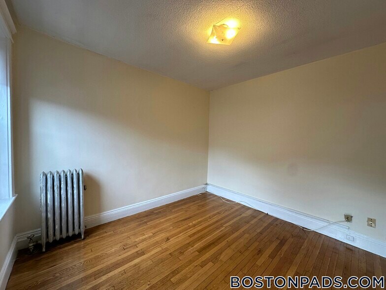 Building Photo - 1152 Commonwealth Ave