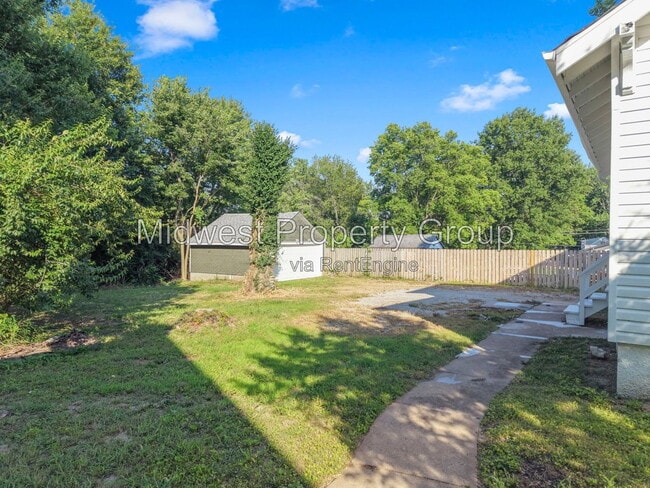 Building Photo - 11560 Old Halls Ferry Rd
