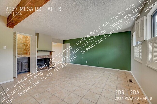 Building Photo - Two bedroom condo close to Garden of the G...