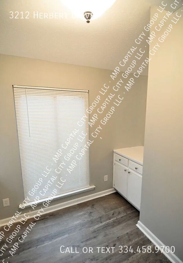 Building Photo - 3212 Herbert Dr