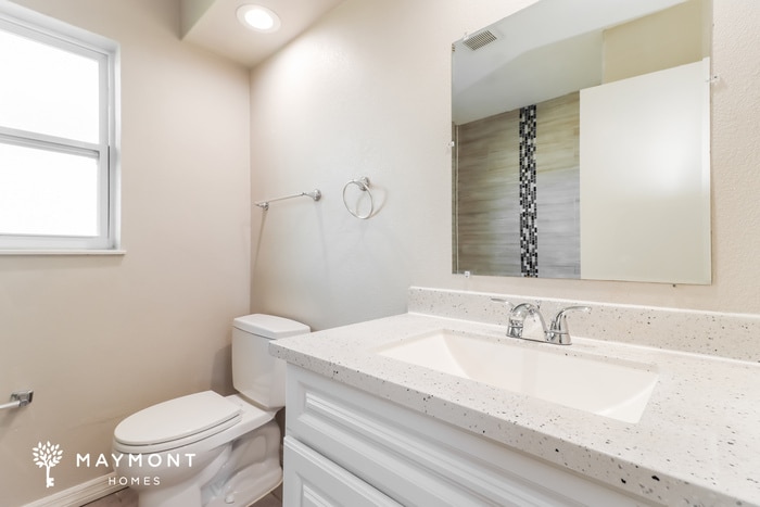 Building Photo - 1023 San Pedro Dr