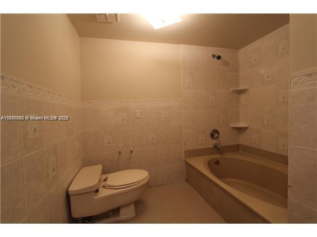 Building Photo - 21075 NE 34th Ave