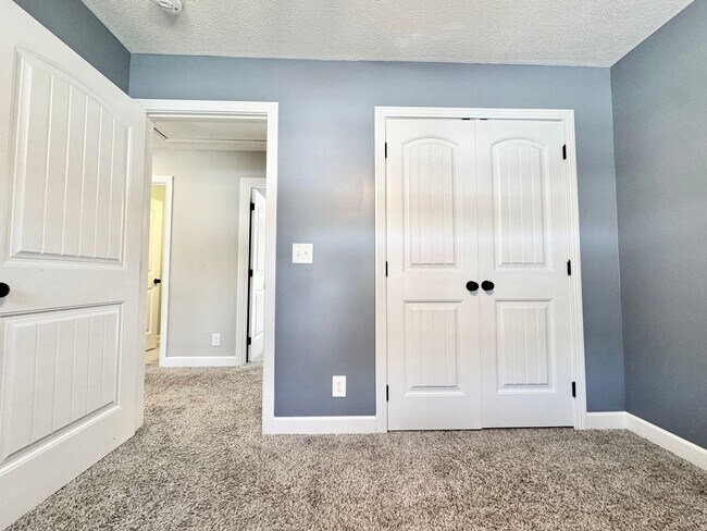 Building Photo - 1057 Brightwood Ct