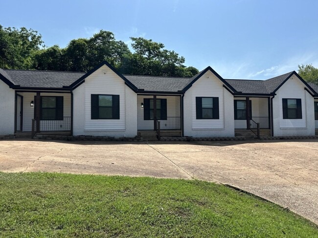 Building Photo - 304 Lambuth Blvd