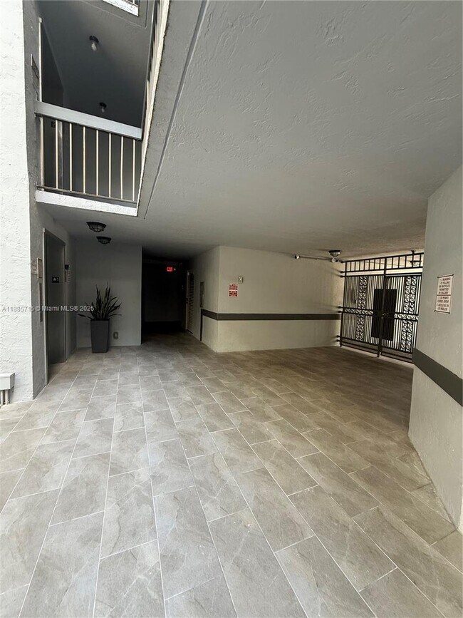 Building Photo - 12219 SW 14th Ln