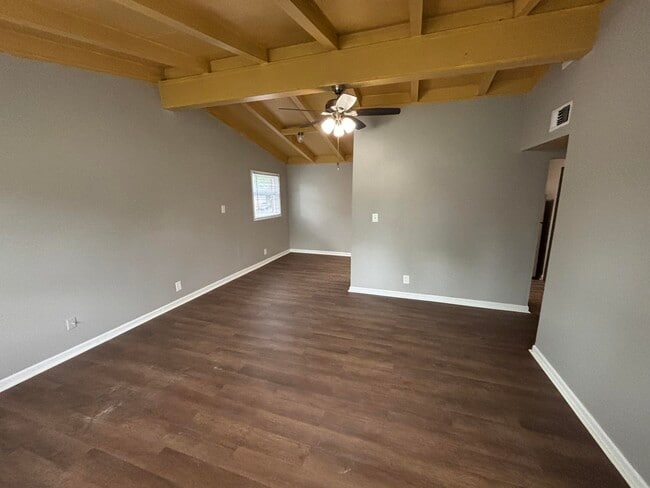 Building Photo - 214 Rugby Rd