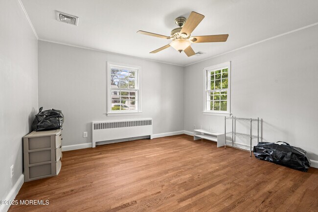 Building Photo - 324 Cedar Ave