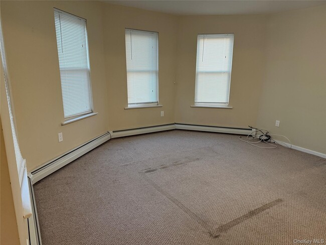 Building Photo - 75 Anstice St