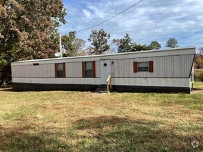 Building Photo - 2 BED, 1 BATH MOBILE HOME $900 MONTH, $900...