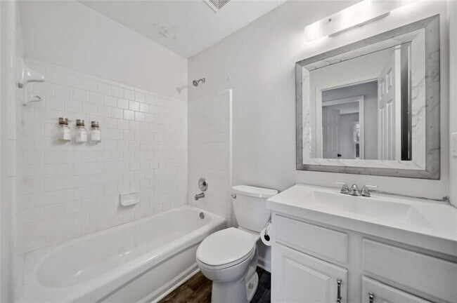 Building Photo - 1636 Heyford Cir NW