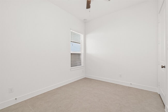 Building Photo - 4916 Northern Wds Dr