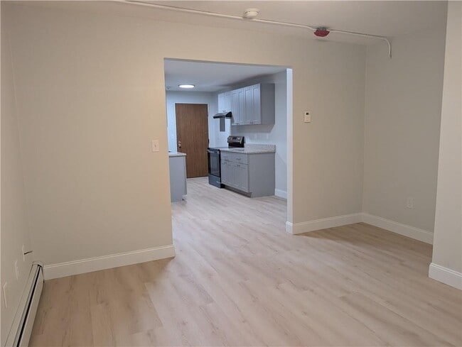 Building Photo - 420 Woodward Rd